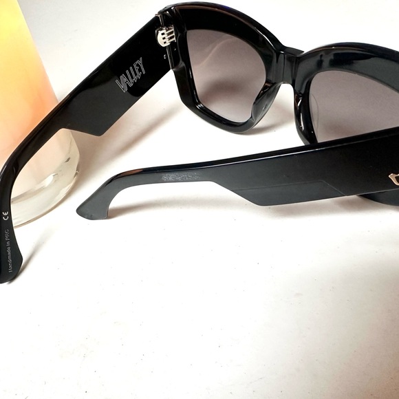 VALLEY- Coltrane Large Black Square Sunglasses - Picture 2 of 5